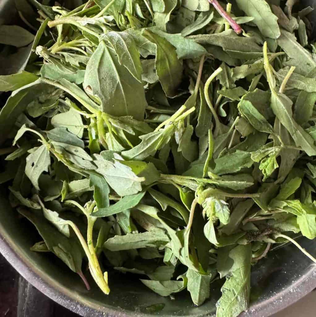 bathua saag step 1